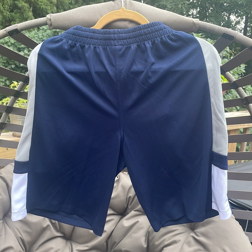 NWT- DALLAS COWBOYS Youth Navy Performance Shorts Size XL (18-20) - Picture 6 of 7